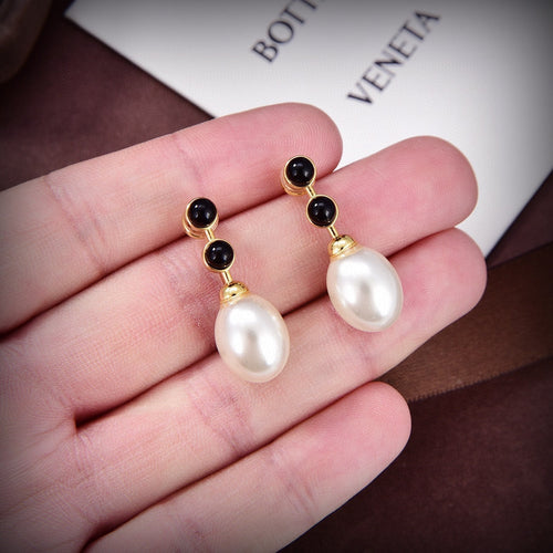 18K BVLGARI Pearl Earrings