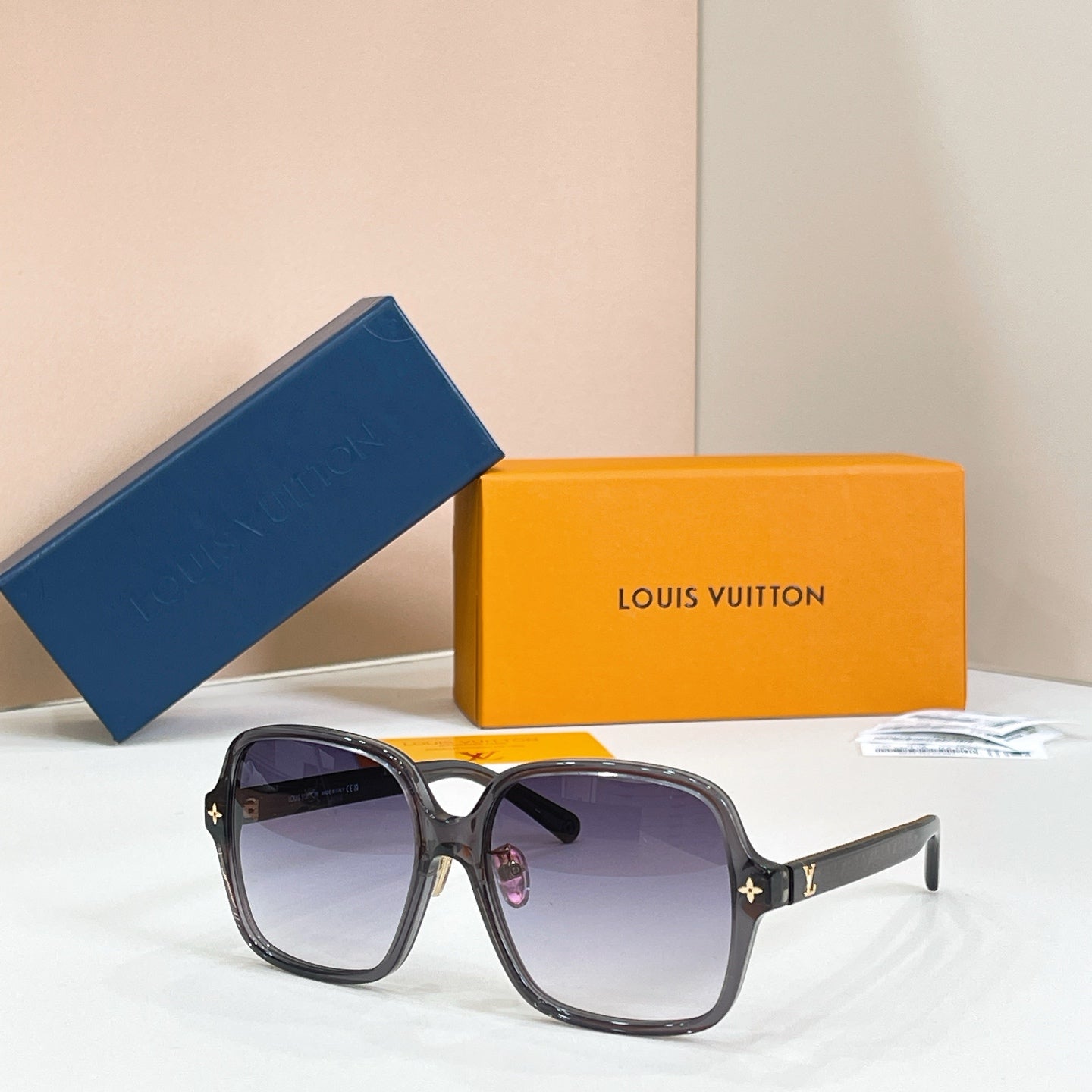 Louis Vuitton Sunglasses-Z3044E