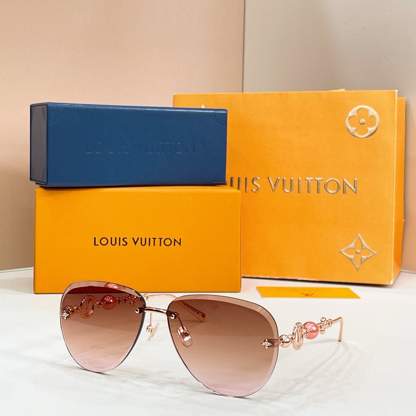 Louis Vuitton Sunglasses-Z3318U